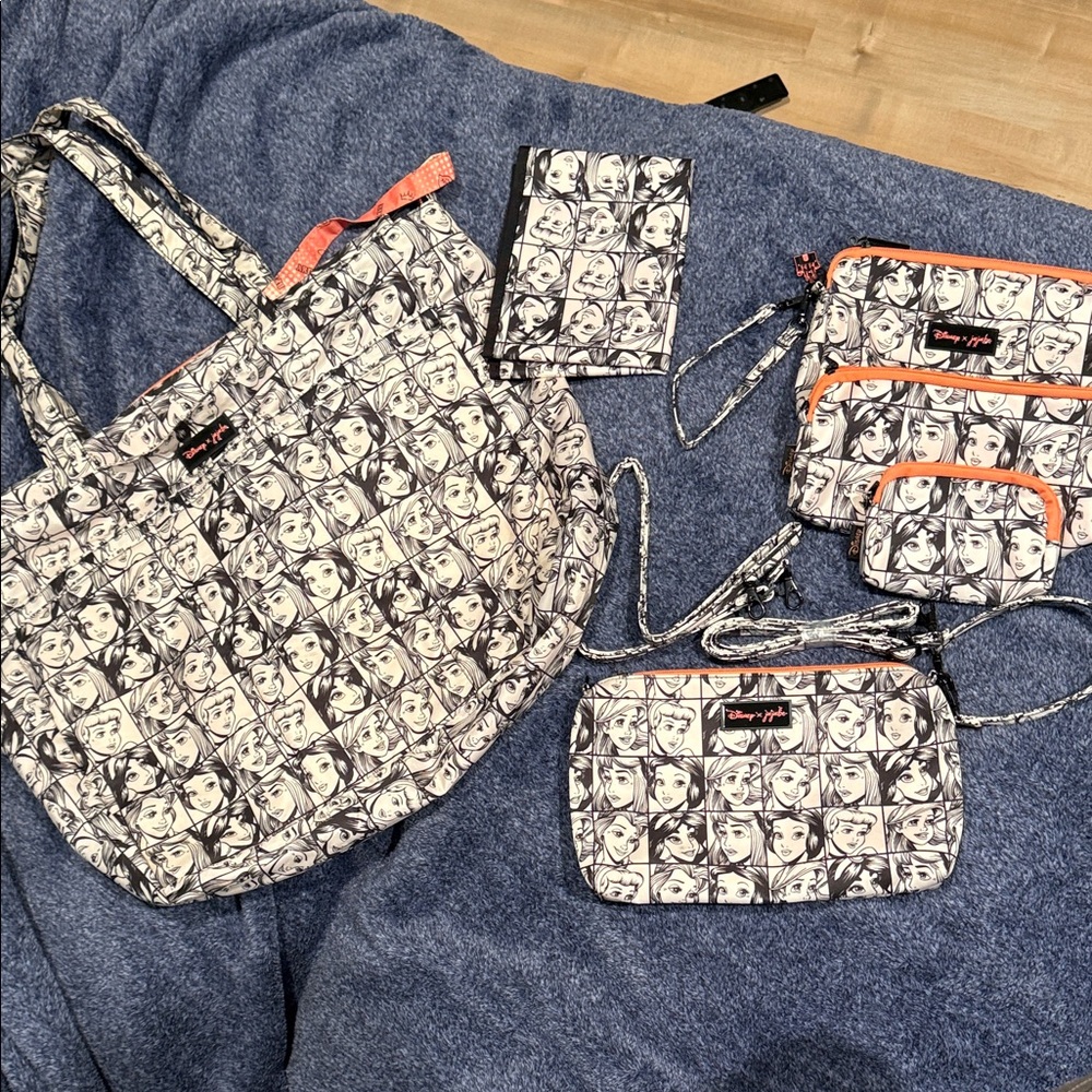 Jujube Princess Disney Tote and Pouch Set
